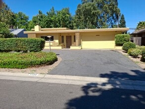 Building Photo - 4500 Hillview Way
