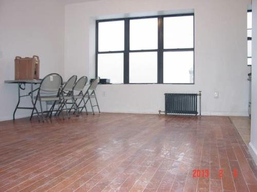Foto del edificio - 570 Clinton Ave