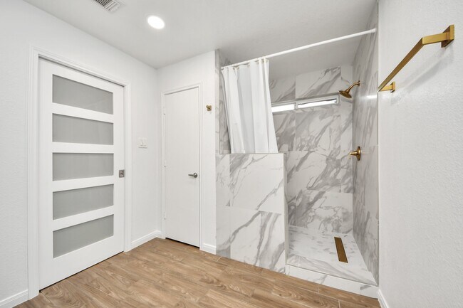Foto del edificio - 3815 Pebble Garden Ln