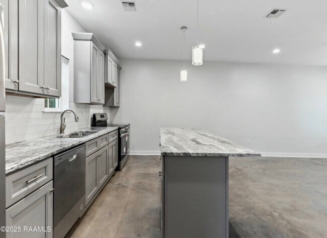 Foto del edificio - 204 Romero St