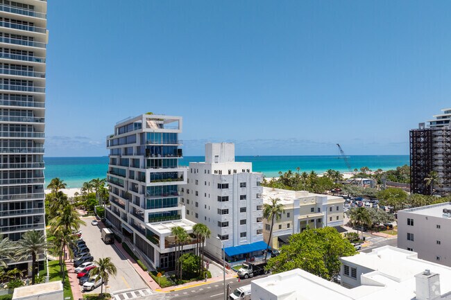 Building Photo - 3621 Collins Ave