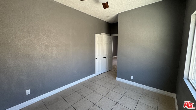 Building Photo - 924 S Sunol Dr