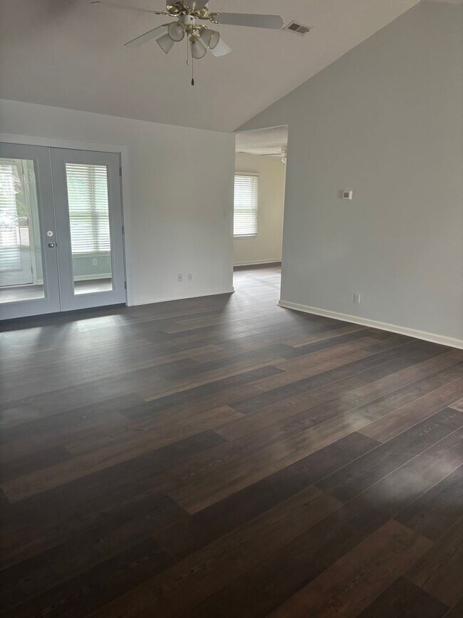 Foto del edificio - 2 Bedroom Salisbury Townhome