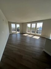 Building Photo - 467 West Ave