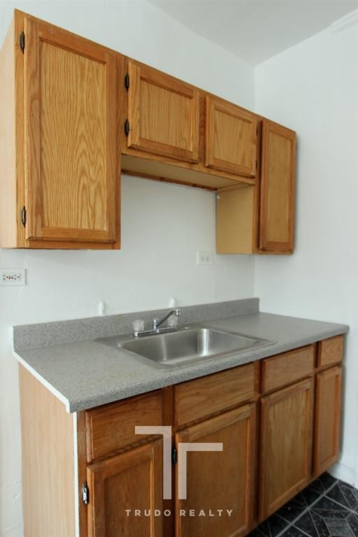 Building Photo - 3265 W Wrightwood Ave