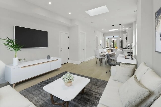 Building Photo - 1241 N Bosworth Ave