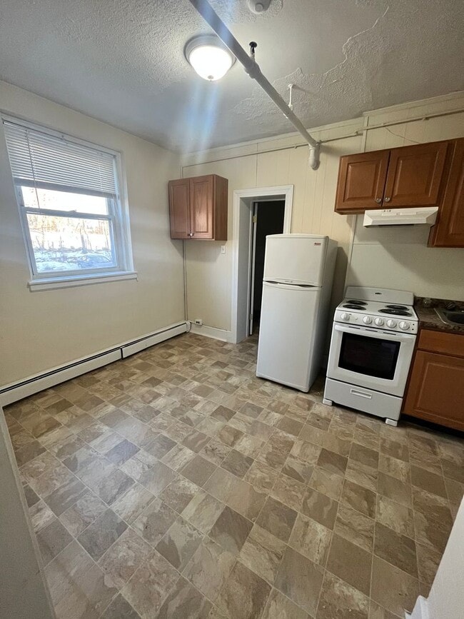 Photo - 423 Pelham Street-Unit 11 Apartment