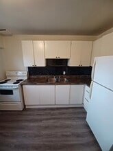 Building Photo - 32 Washburn St