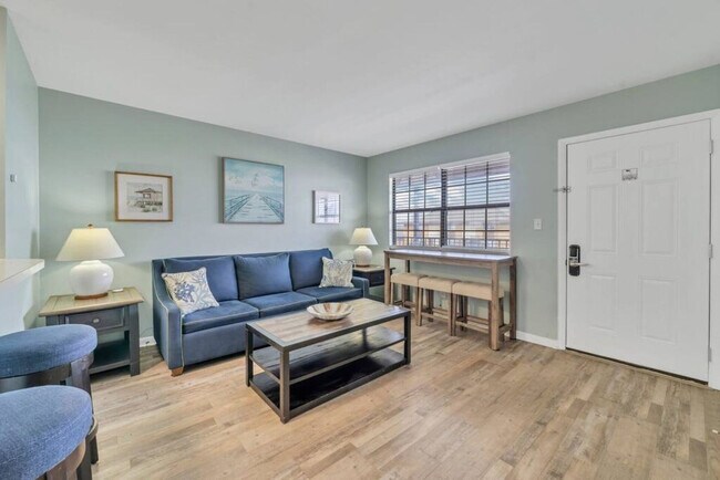 Building Photo - 312 Bream Ave