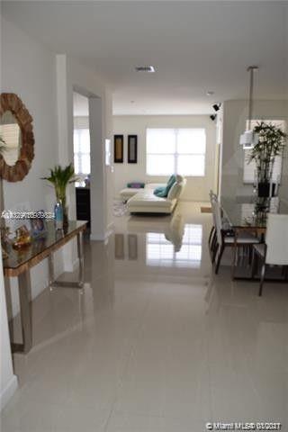 Foto del edificio - 7026 NW 103rd Pl