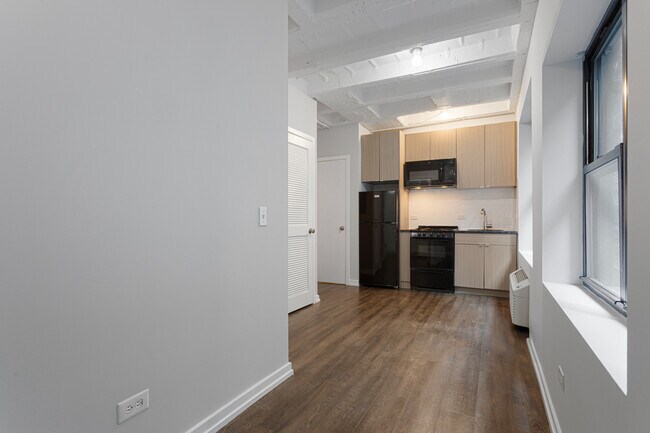 Foto del edificio - 5718 N Winthrop Ave