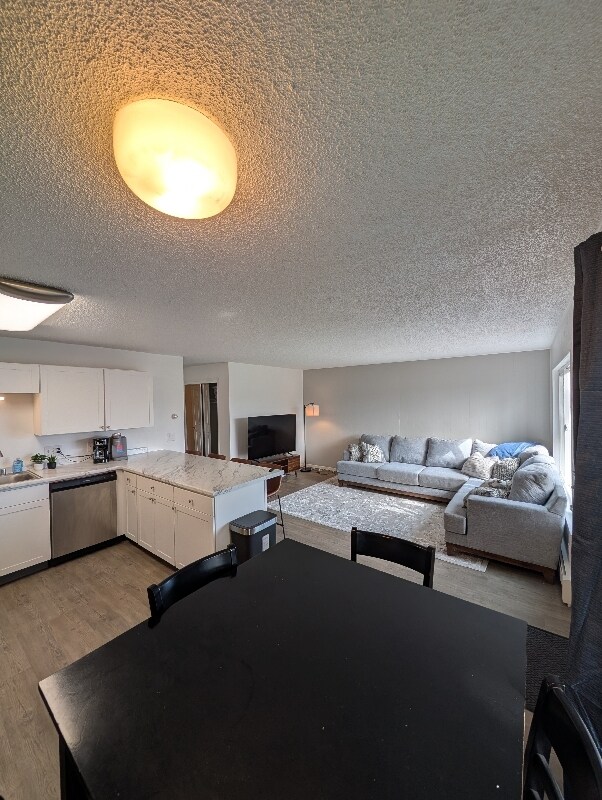 Foto principal - 1009 W 30th Ave