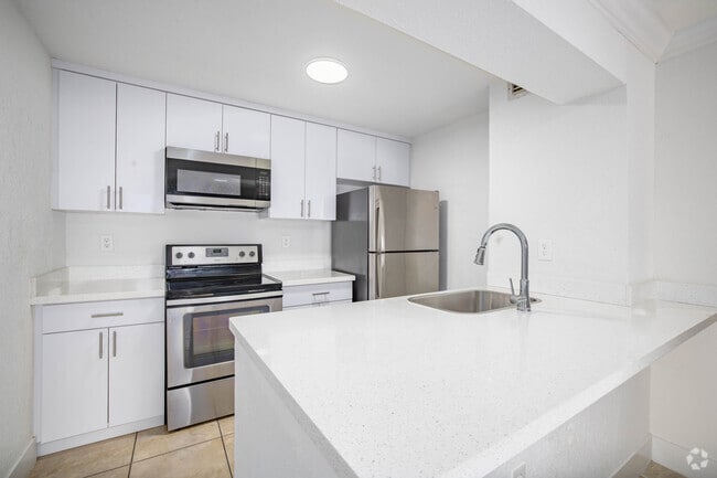 Orchid - 2BR, 1.5BA - 926SF - Kitchen - Casa Bella