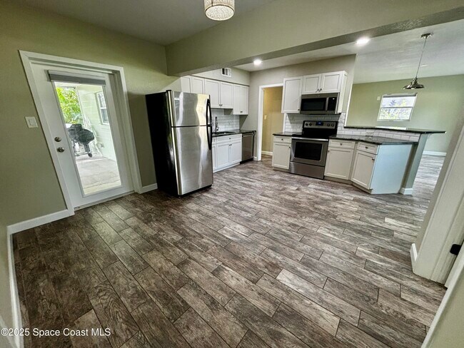 Foto del edificio - 1525 Island Dr