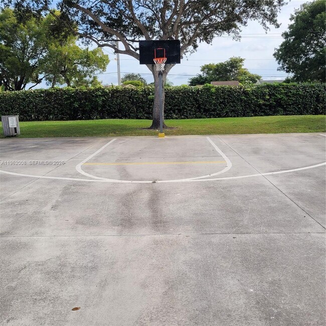 Building Photo - 1403 S Liberty Ave