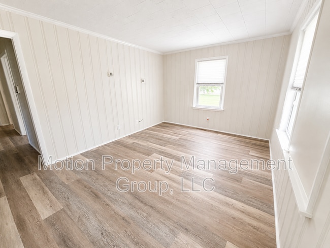 Building Photo - 1329 Marne St