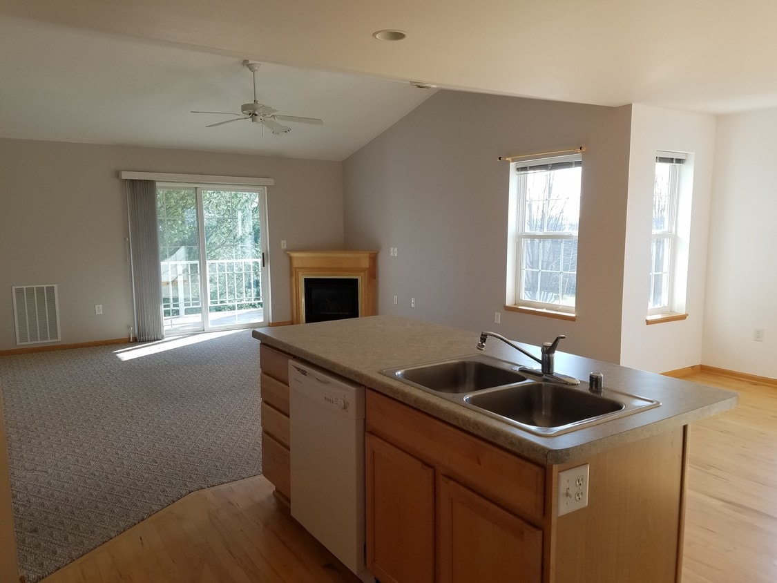 212 Parador Pl, Cottage Grove, WI 53527 Townhome Rentals in Cottage