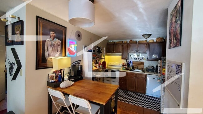 Photo - Brighton Pet-friendly 2-Bedroom Apartment