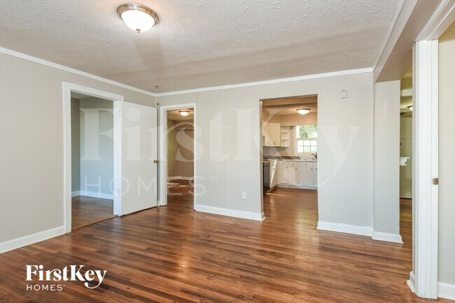 Foto del edificio - 2456 Maple St