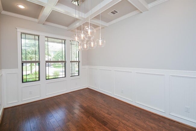 Building Photo - 1515 Martin St