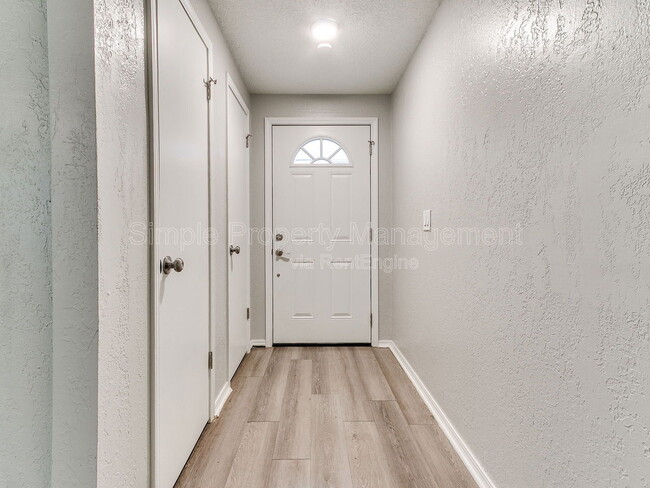 Photo - 606 Elmwood Dr House