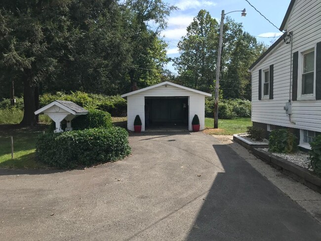 Building Photo - 252 Coolspring Jumonville Rd