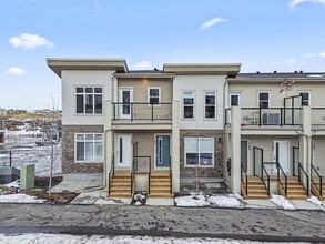 Building Photo - 167 Spring Creek Cmn SW