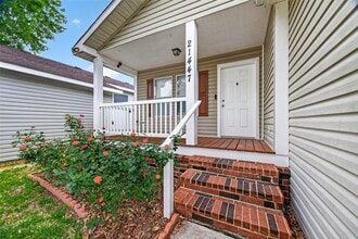 Building Photo - 21447 Sweet Grass Ln