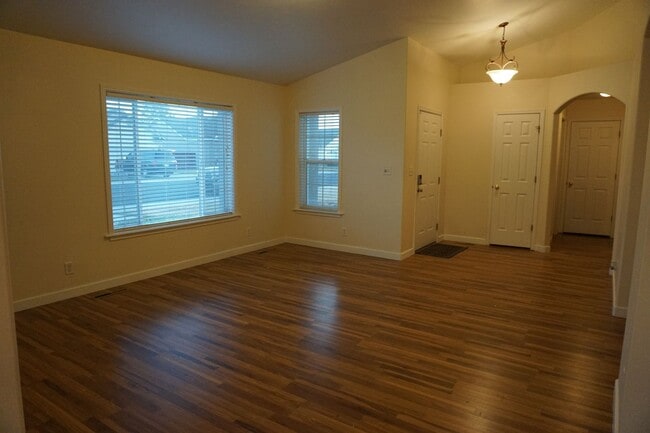 Building Photo - Northeast Twin Falls 3 Bed Home – Minutes to Hospital & Pole Line Access