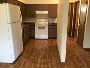 Building Photo - Hillcrest Village Apartments