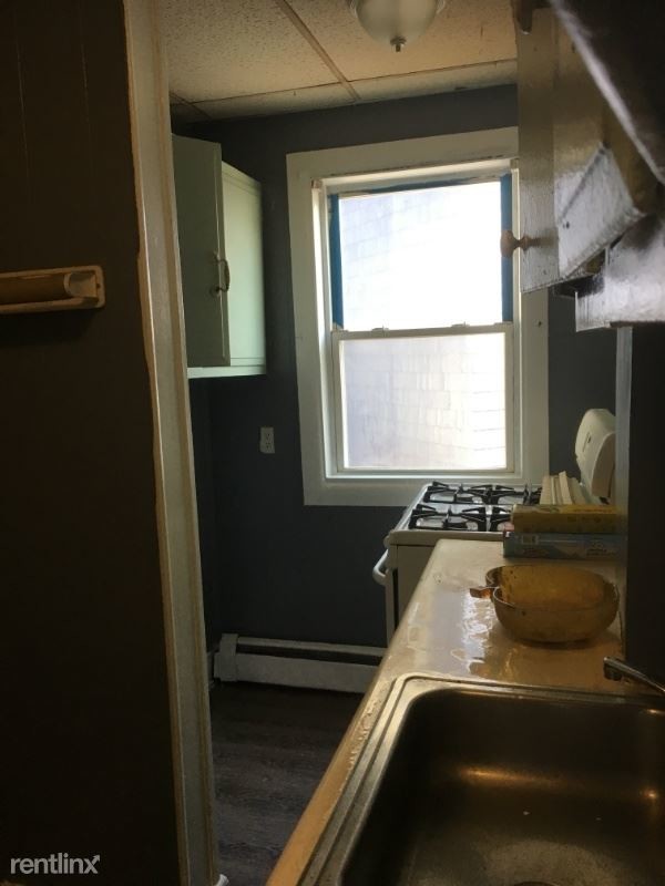 Building Photo - 39 Lonsdale Ave