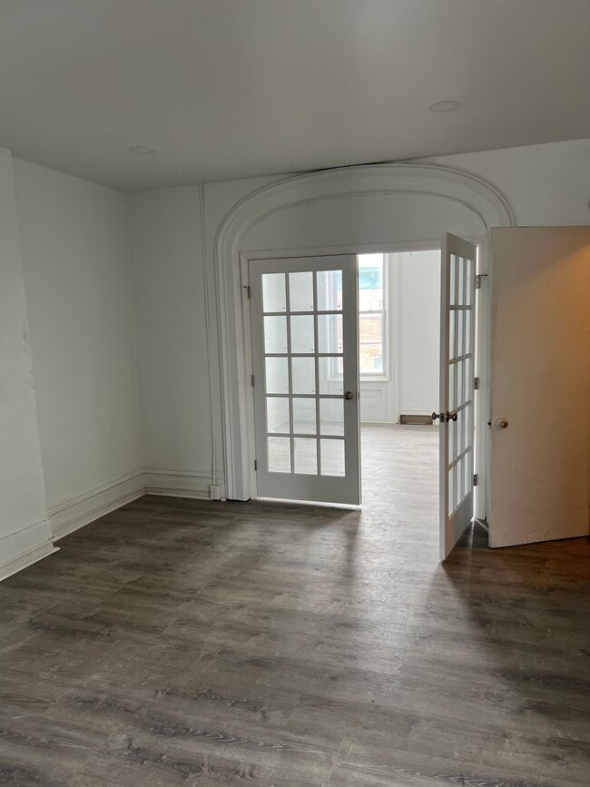 Building Photo - 392 1st St