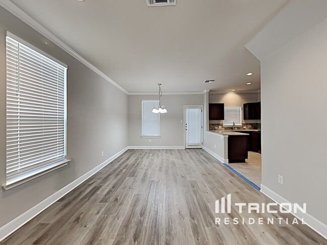 Building Photo - 4007 Anton Dr