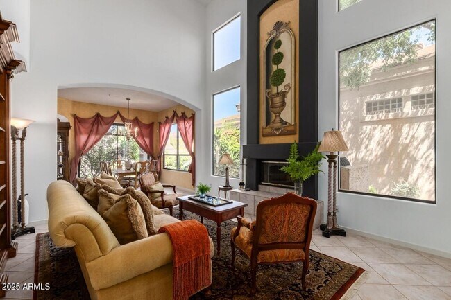 Foto del edificio - 8100 E Camelback Rd
