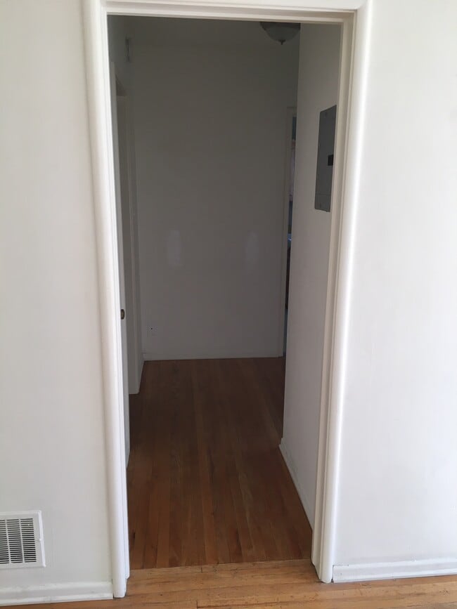 Building Photo - 5301 Russell Ave