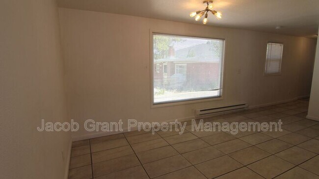 Building Photo - 3551 Jason Ave