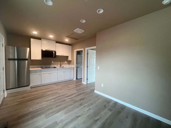 Building Photo - Brand new 1 bedroom with all utilities included!