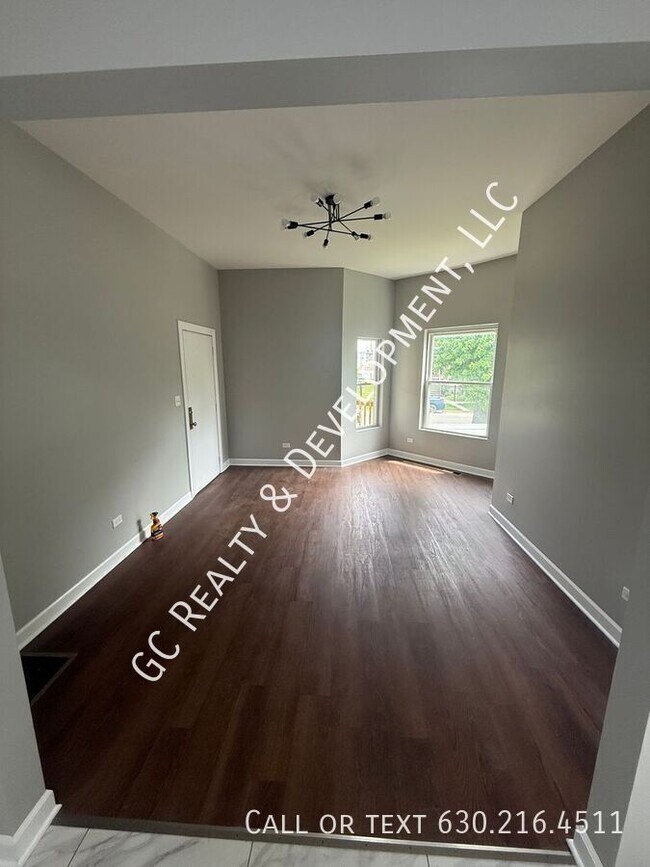 Foto del edificio - 7230 S Perry Ave