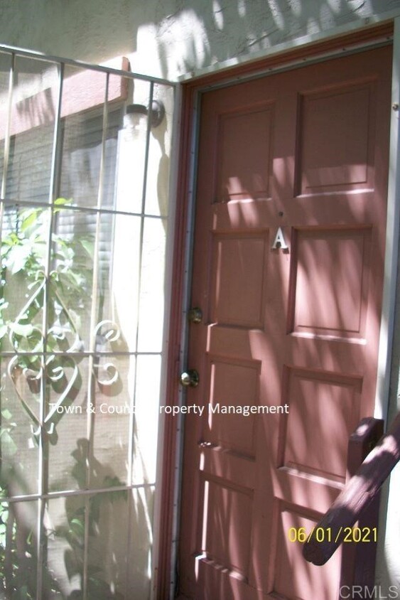 Foto principal - 714 B St