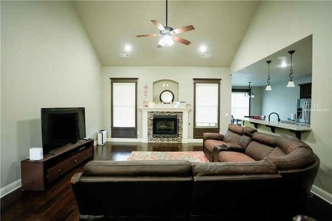 Photo - 2501 SW Tupelo Ave House