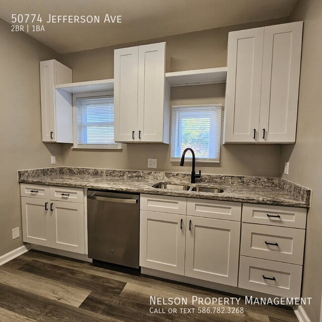Foto del edificio - 50774 Jefferson Ave