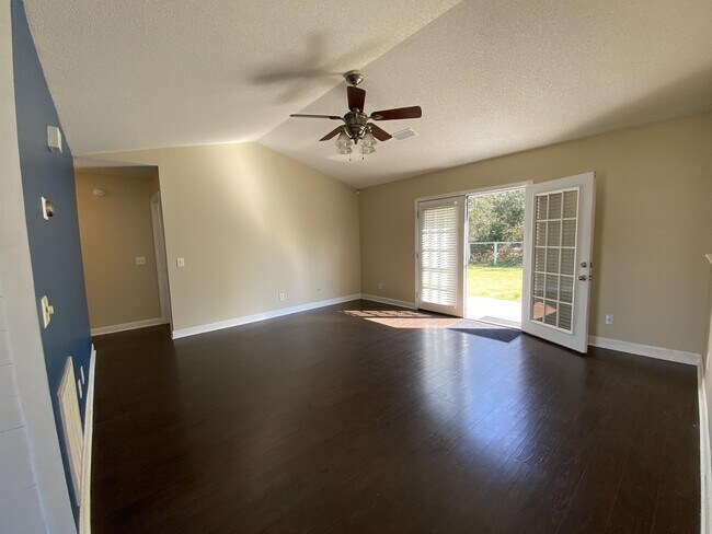 Building Photo - 36 Southern Magnolia Dr