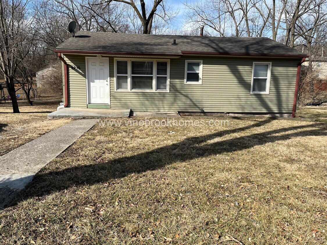 Primary Photo - 9216 McGee St