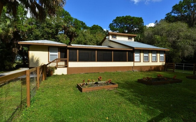 Building Photo - 8260 Ibis St