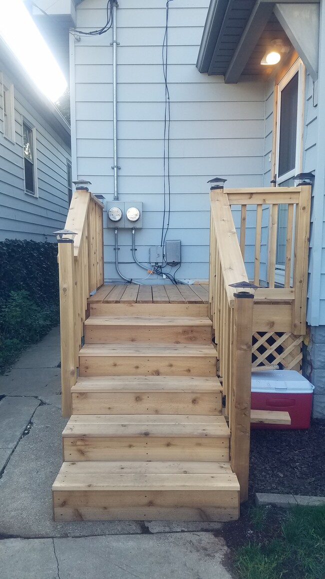 Steps leading up to unit - 3132 N Weil St