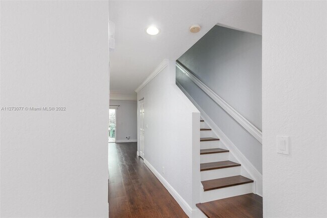 Foto del edificio - 10023 SW 24th St