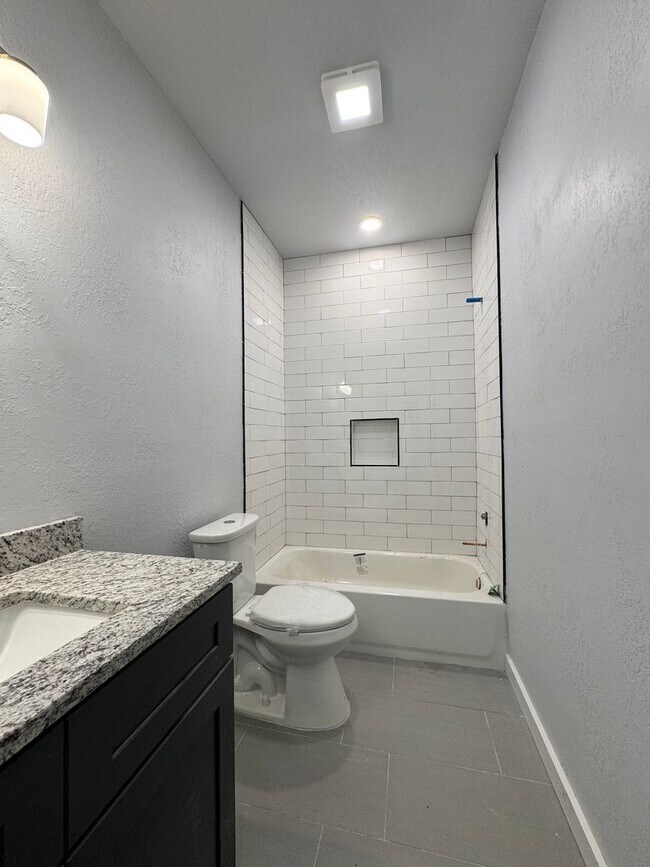 Foto del edificio - 6308 N Boulder Ave