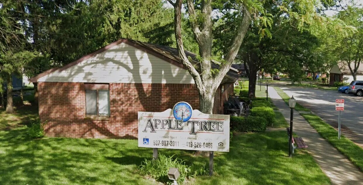 Foto principal - 385 Bernard Rd