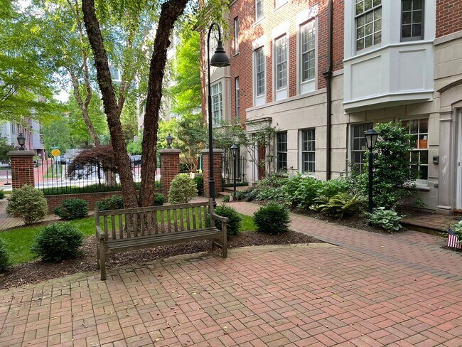 Entrance Courtyard - 4844 Montgomery Ln
