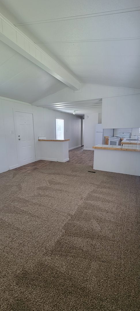 Building Photo - Ready to move in!
